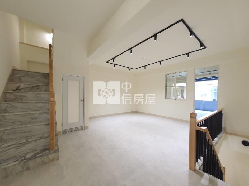 內埔大面寬雙車店住房屋室內格局與周邊環境