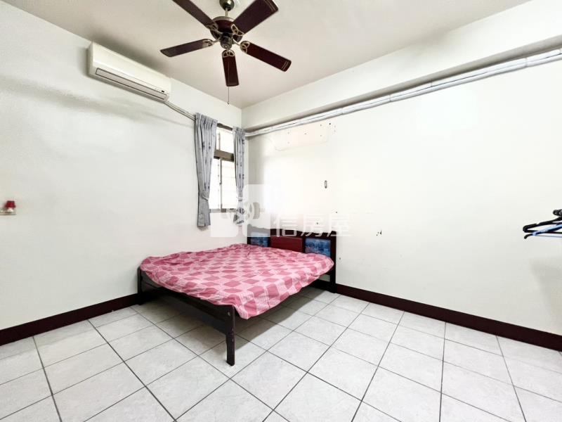 新社郵局前雙透天店面房屋室內格局與周邊環境