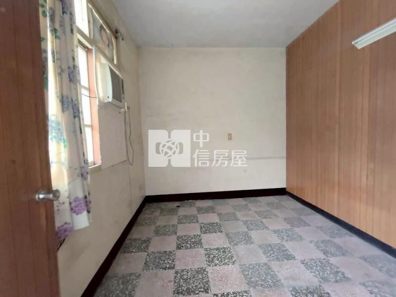 近龍岡圓環前院大透天房屋室內格局與周邊環境