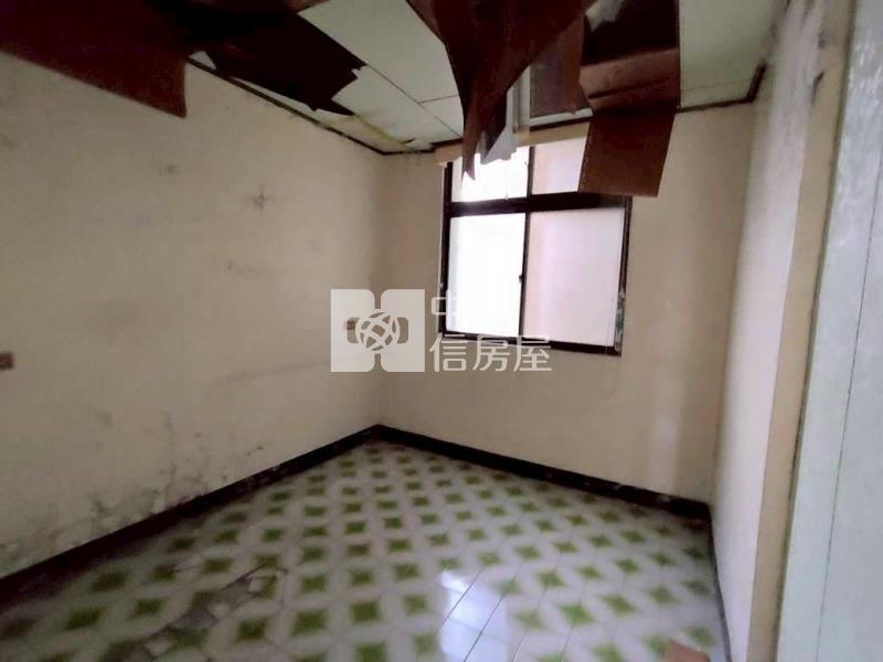 近龍岡圓環前院大透天房屋室內格局與周邊環境