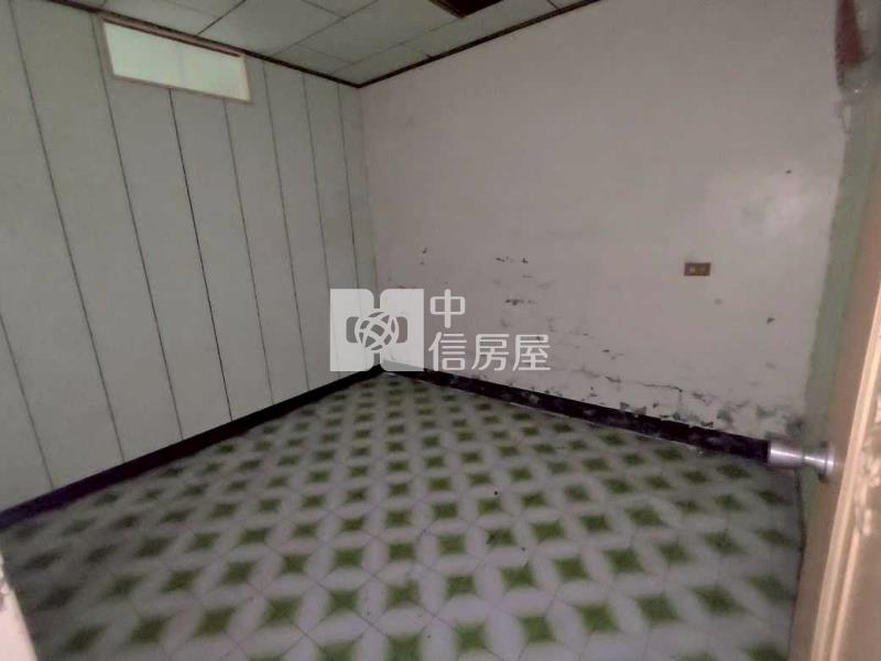 近龍岡圓環前院大透天房屋室內格局與周邊環境