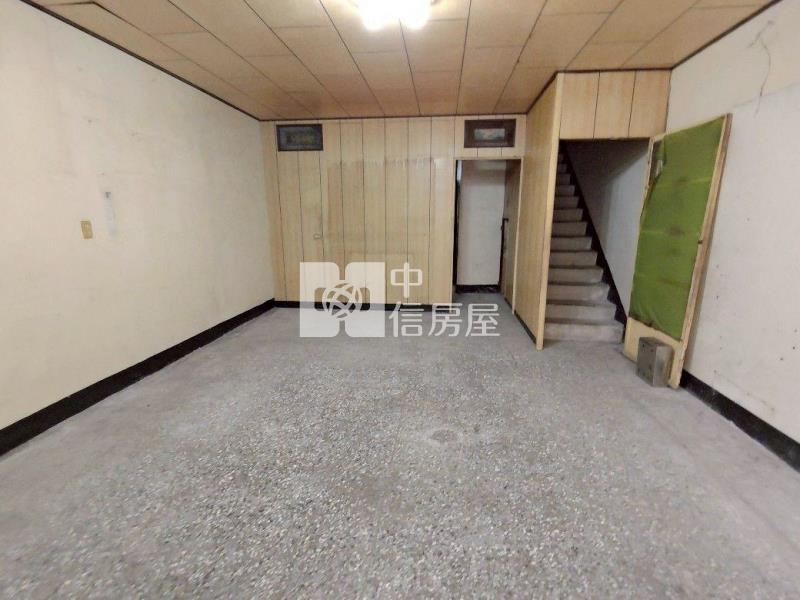 近龍岡圓環前院大透天房屋室內格局與周邊環境