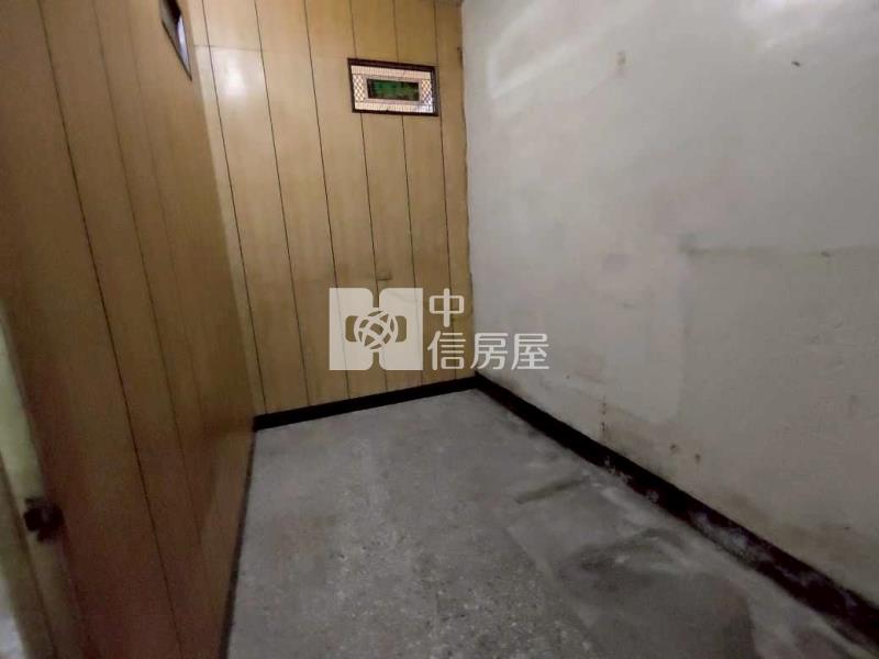 近龍岡圓環前院大透天房屋室內格局與周邊環境