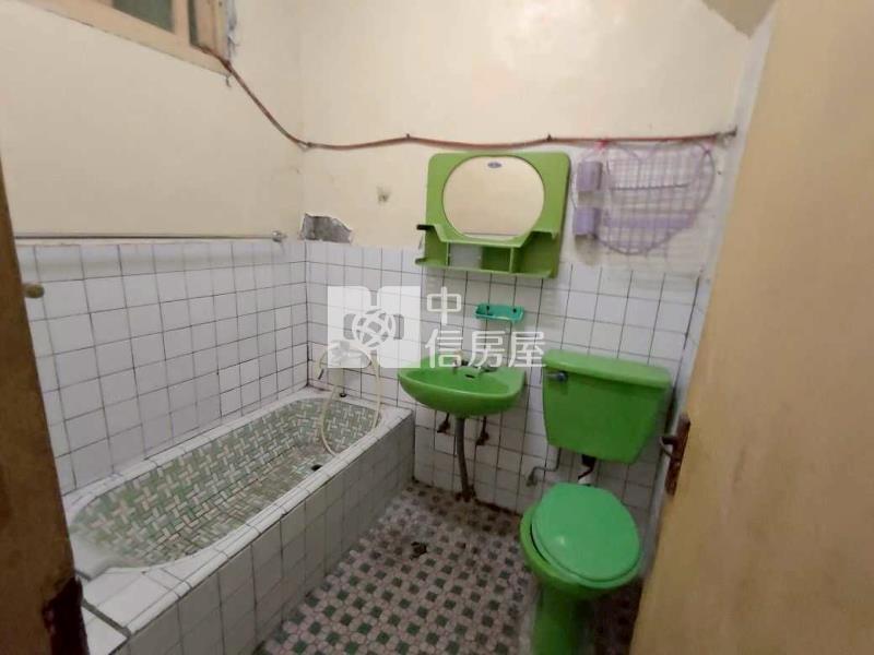 近龍岡圓環前院大透天房屋室內格局與周邊環境