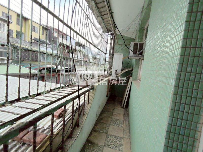 近龍岡圓環前院大透天房屋室內格局與周邊環境