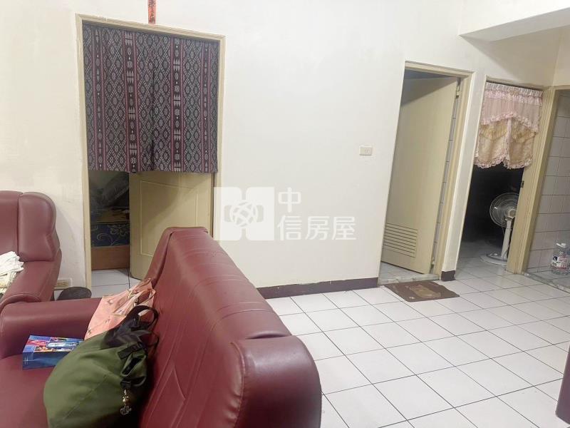 近中壢家樂福翰林華城美三房房屋室內格局與周邊環境