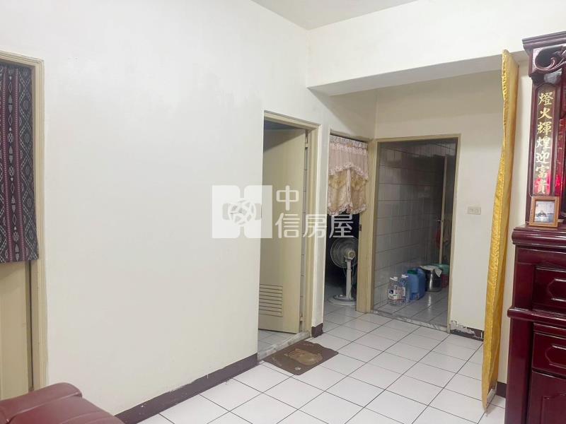 近中壢家樂福翰林華城美三房房屋室內格局與周邊環境