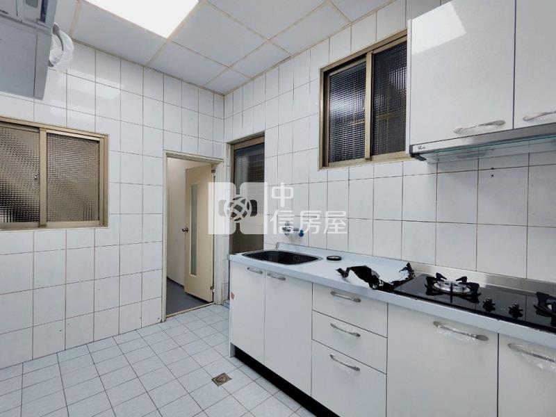 東安學區面寬透天(中信卓越團隊)房屋室內格局與周邊環境
