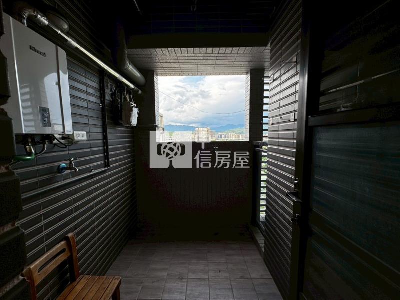 德鑫鑫時代邊間視野2+1房雙車房屋室內格局與周邊環境