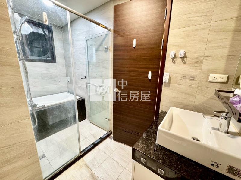 德鑫鑫時代邊間視野2+1房雙車房屋室內格局與周邊環境
