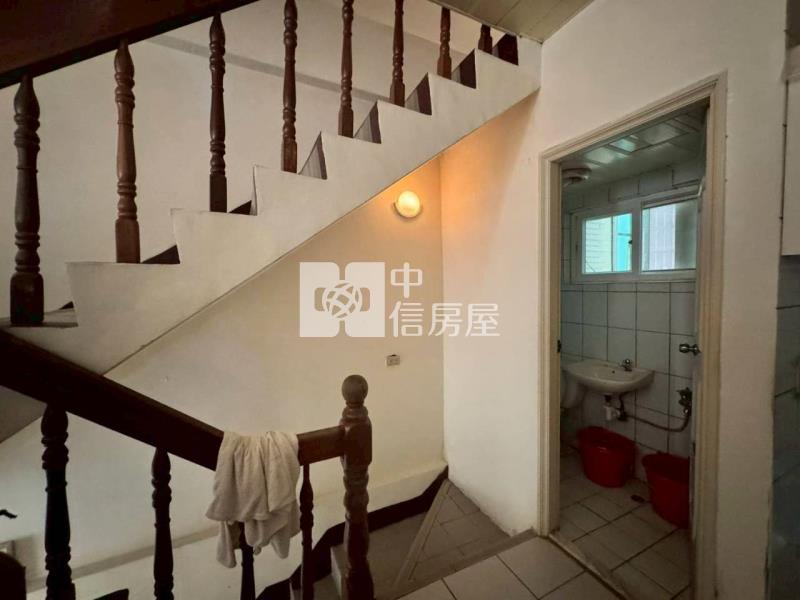 楊梅高榮國小挑高庭院美別墅房屋室內格局與周邊環境