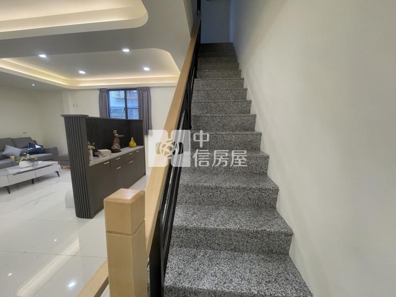 小港桂林商圈翻新大面寬透天房屋室內格局與周邊環境