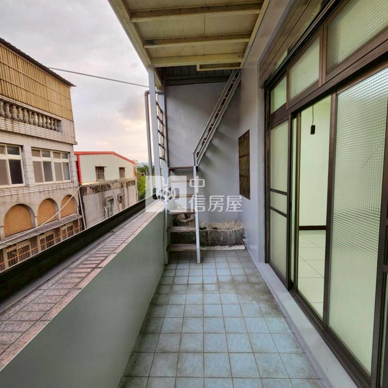 平東路大面寬透天房屋室內格局與周邊環境