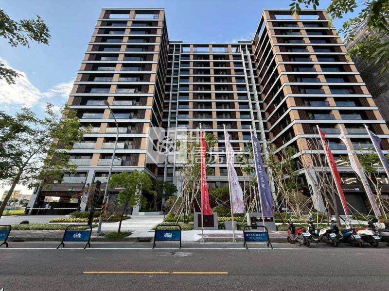 新都心全新景觀平車三房房屋室內格局與周邊環境