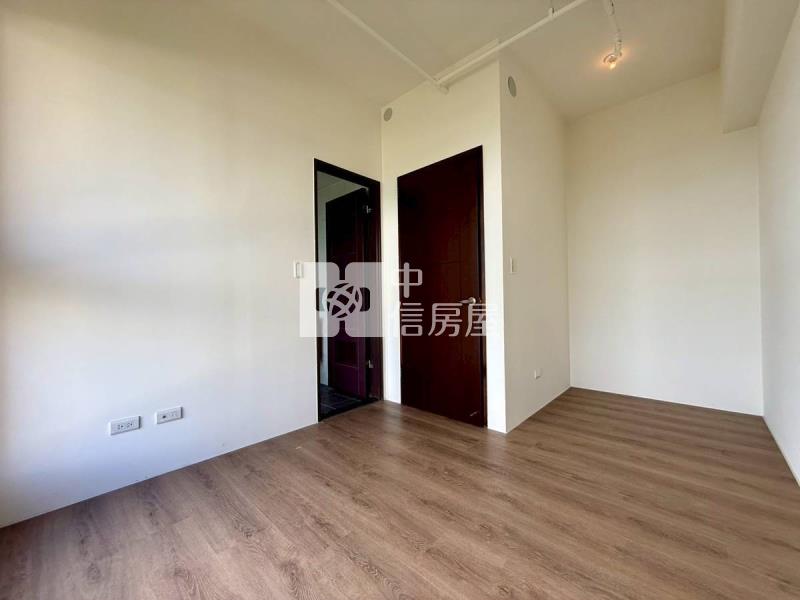 新都心全新景觀平車三房房屋室內格局與周邊環境