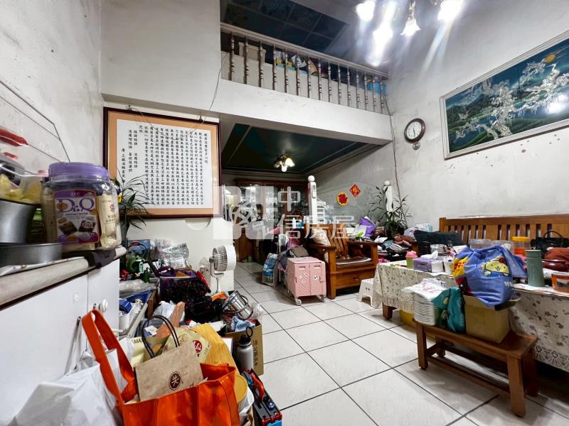 文化國小車庫別墅房屋室內格局與周邊環境