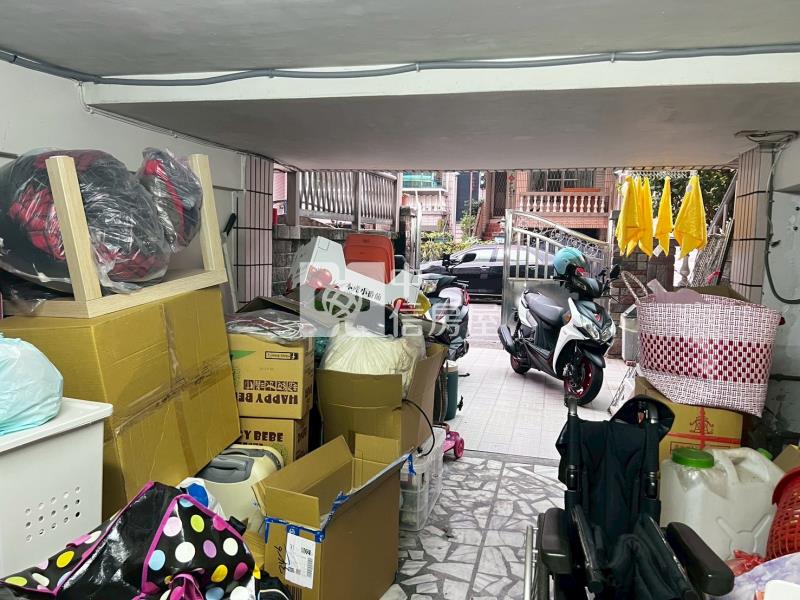 文化國小車庫別墅房屋室內格局與周邊環境