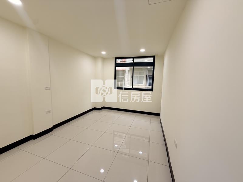 國防大學面寬透天房屋室內格局與周邊環境