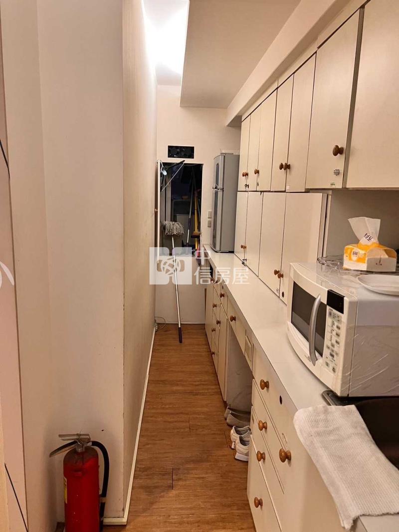 SOGO海華三角窗店面房屋室內格局與周邊環境