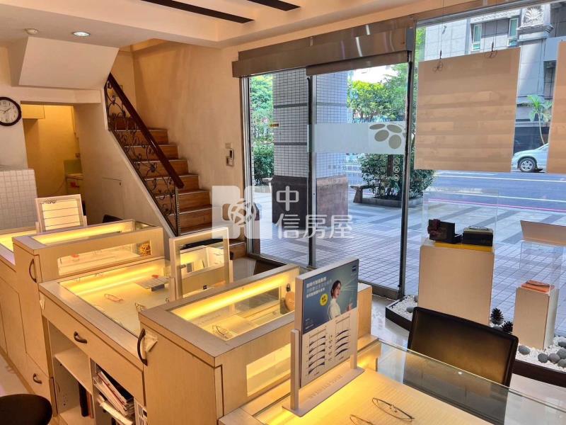 SOGO海華三角窗店面房屋室內格局與周邊環境