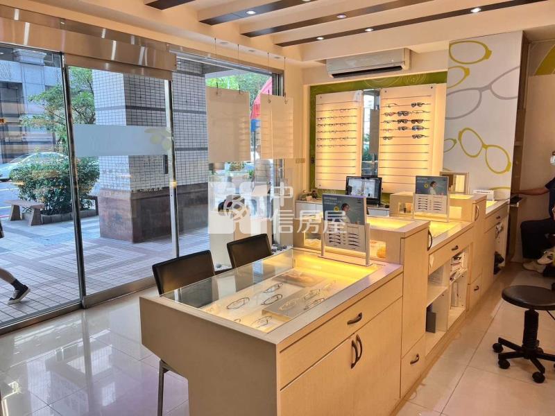 SOGO海華三角窗店面房屋室內格局與周邊環境