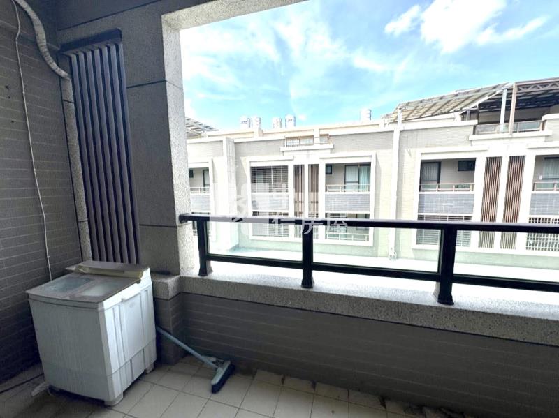 頭份中正帝苑透天房屋室內格局與周邊環境