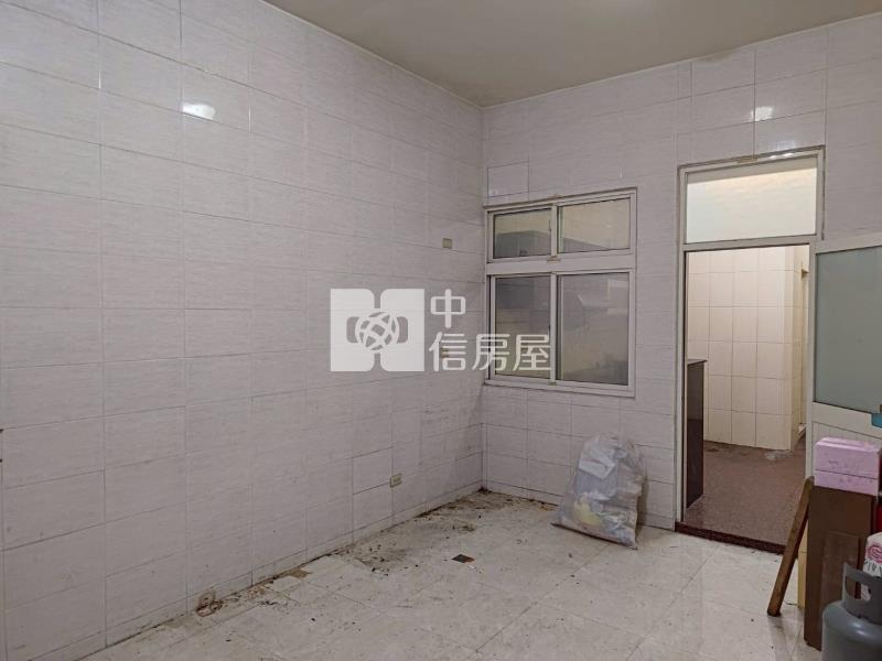內埔燦坤雙車孝親房別墅房屋室內格局與周邊環境