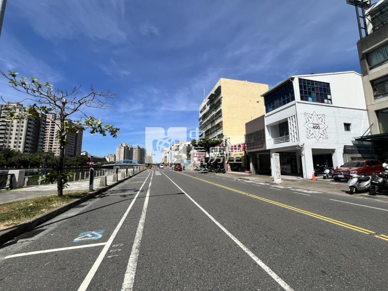 安平河景精美二房房屋室內格局與周邊環境