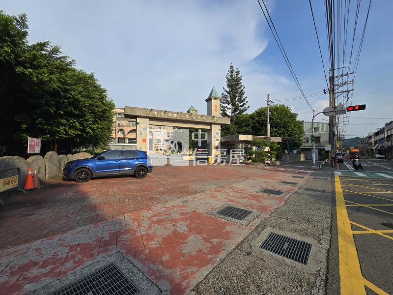 美群國小旁孝親透天房屋室內格局與周邊環境