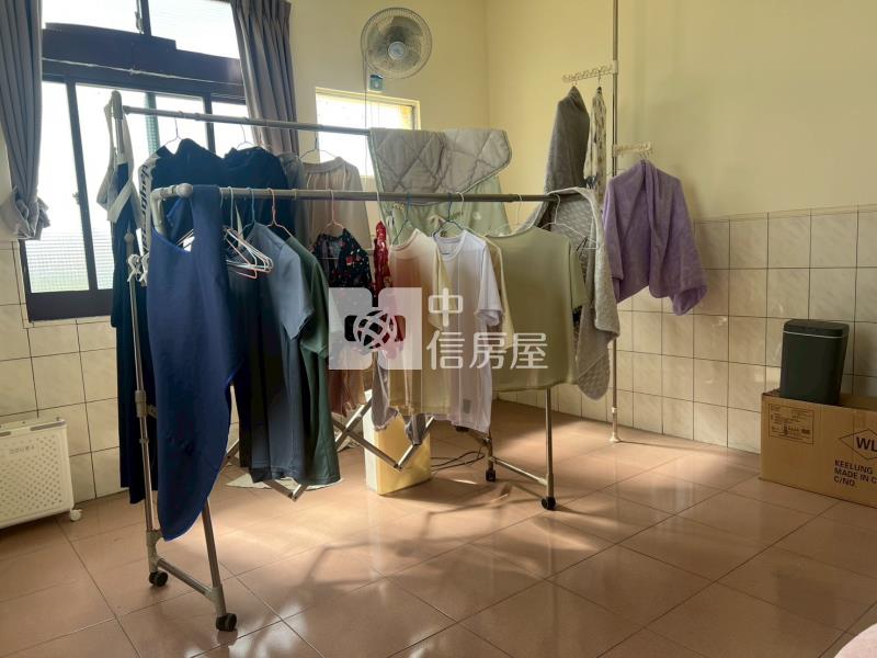 仁武邊間美透天房屋室內格局與周邊環境