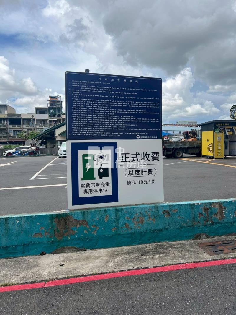 仁武邊間美透天房屋室內格局與周邊環境