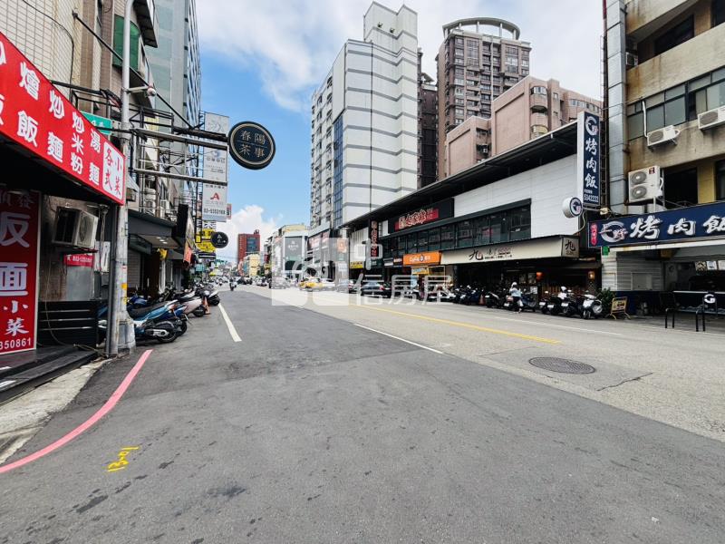 民生巨城角店房屋室內格局與周邊環境