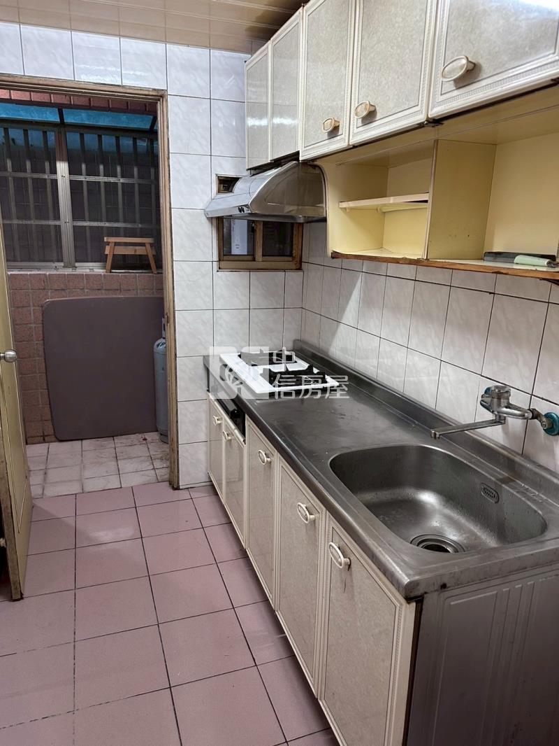 萬大邦國大三房房屋室內格局與周邊環境