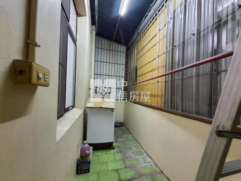 家樂福免整8米活巷透天房屋室內格局與周邊環境