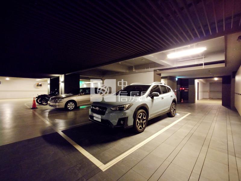 閱上景面公園三房雙車房屋室內格局與周邊環境