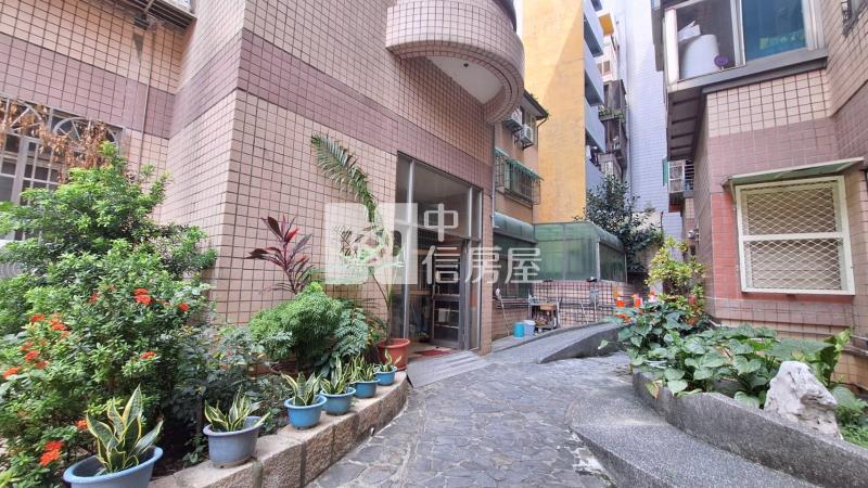 一中商圈精裝美三房房屋室內格局與周邊環境