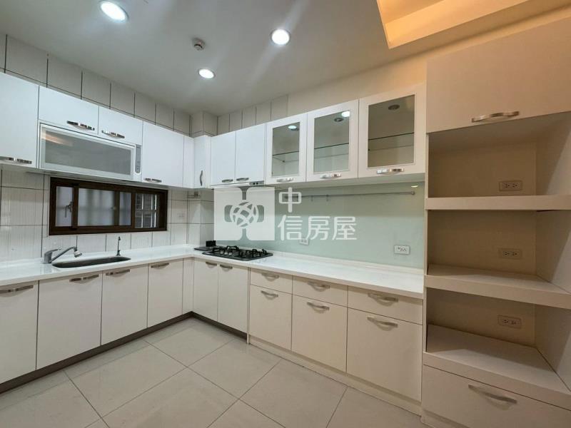 湯城世紀精美透天(中信卓越團隊)房屋室內格局與周邊環境