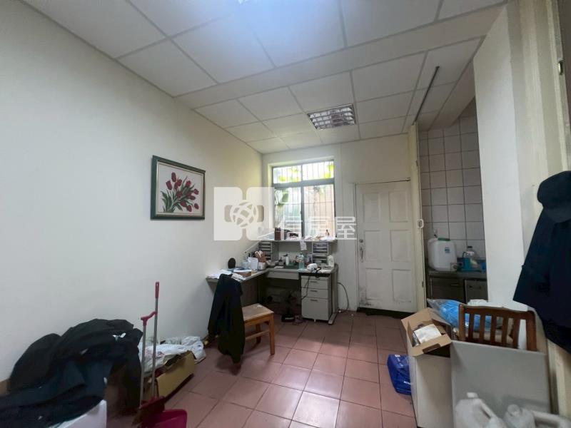 勤益科大靜巷俗透天房屋室內格局與周邊環境