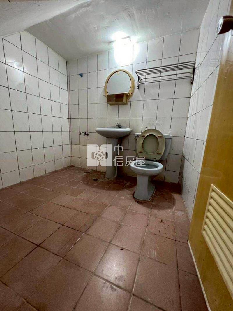 小靜在地人優選-南投體育場邊間獨棟透天住店房屋室內格局與周邊環境