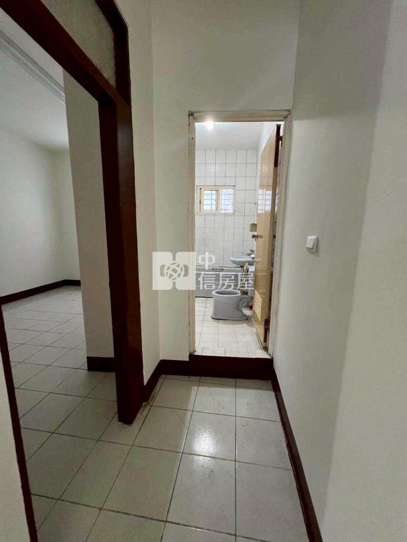小靜在地人優選-南投體育場邊間獨棟透天住店房屋室內格局與周邊環境