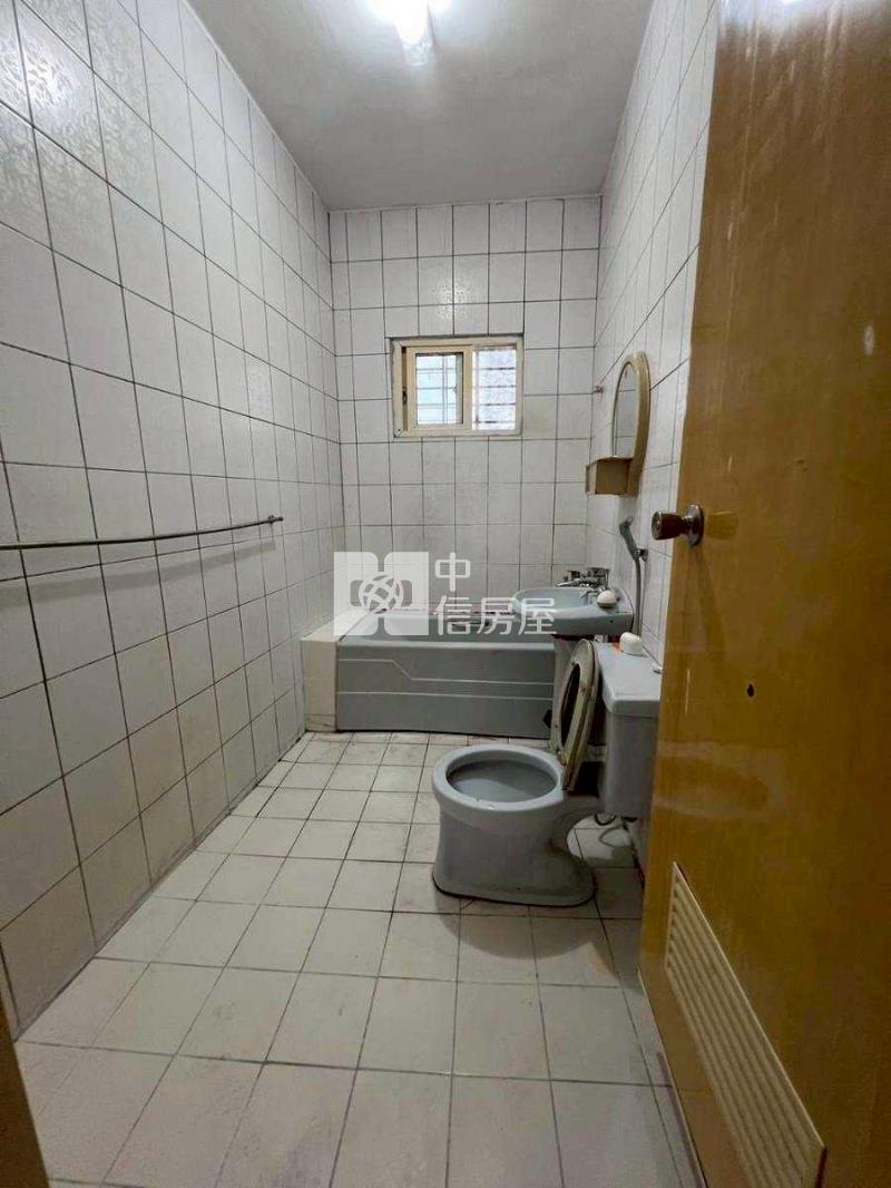 小靜在地人優選-南投體育場邊間獨棟透天住店房屋室內格局與周邊環境