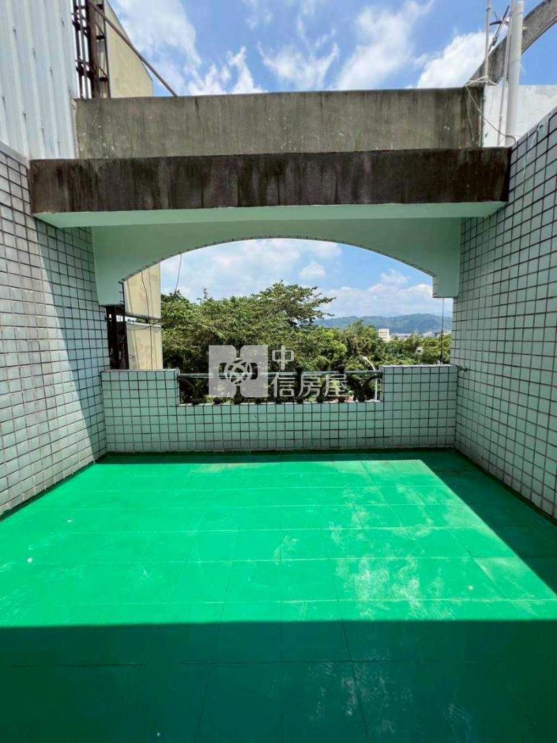 小靜在地人優選-南投體育場邊間獨棟透天住店房屋室內格局與周邊環境