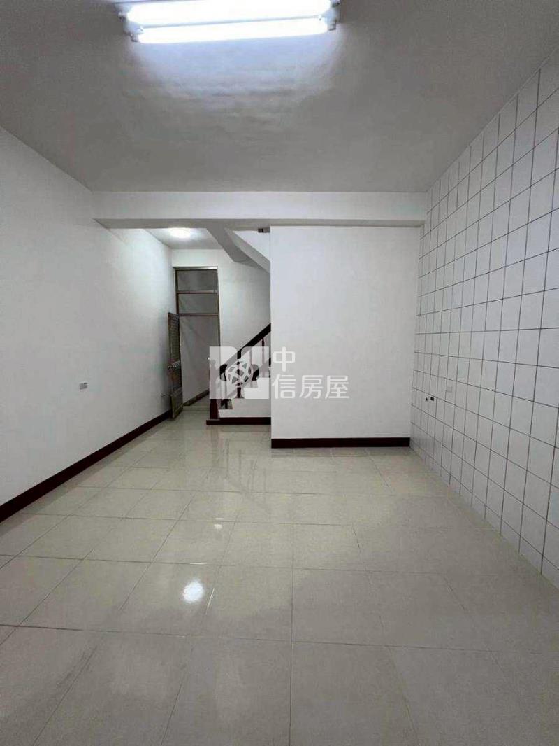 小靜在地人優選-南投體育場邊間獨棟透天住店房屋室內格局與周邊環境
