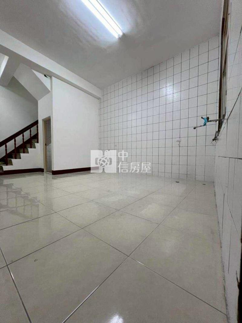 小靜在地人優選-南投體育場邊間獨棟透天住店房屋室內格局與周邊環境
