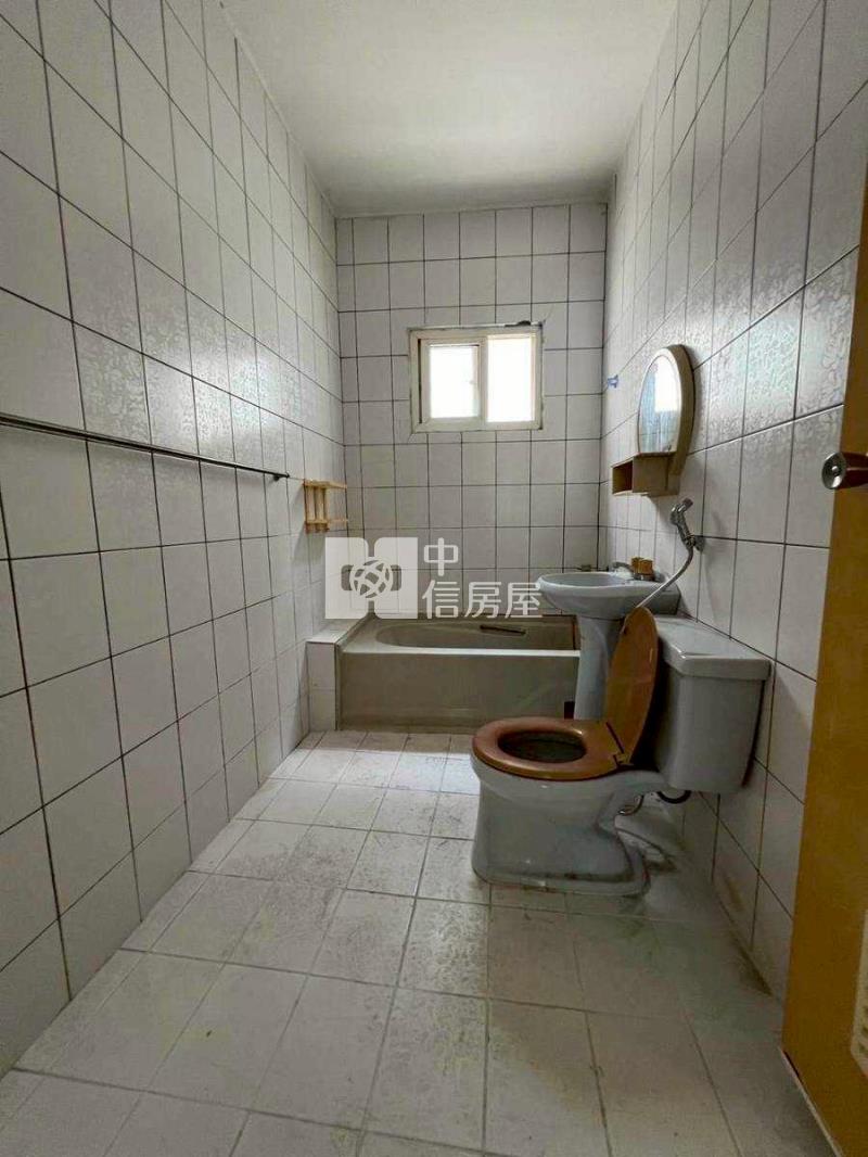 小靜在地人優選-南投體育場邊間獨棟透天住店房屋室內格局與周邊環境