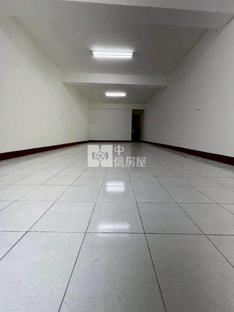 小靜在地人優選-南投體育場邊間獨棟透天住店房屋室內格局與周邊環境