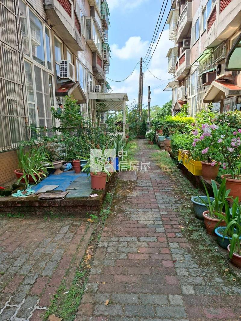 梅高路菓嶺社區透天房屋室內格局與周邊環境
