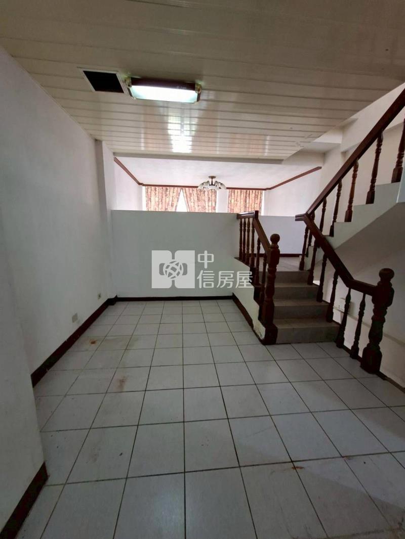 梅高路菓嶺社區透天房屋室內格局與周邊環境