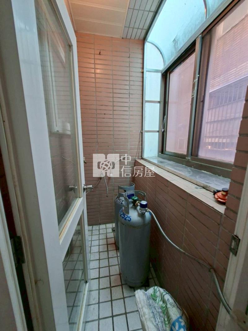 梅高路菓嶺社區透天房屋室內格局與周邊環境