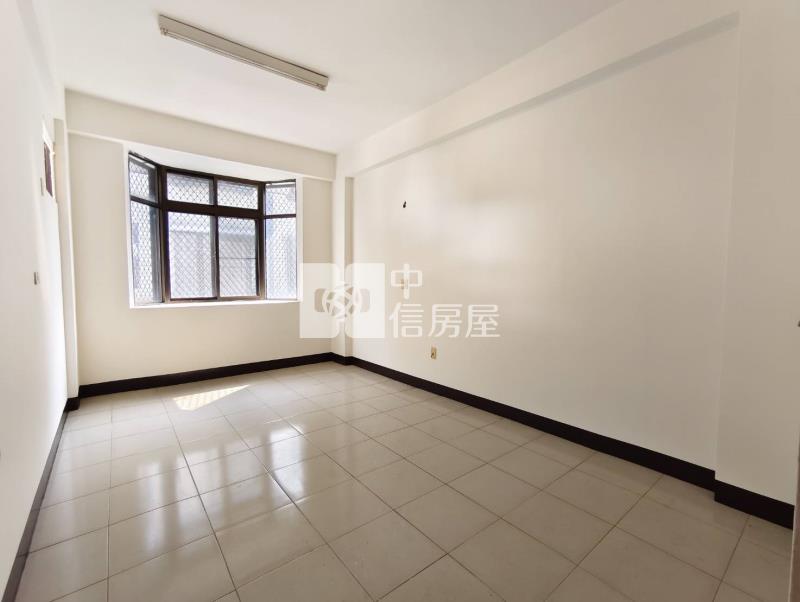 歸仁免千萬RC透天車墅房屋室內格局與周邊環境